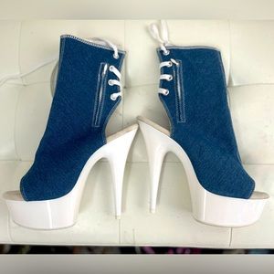 Brand new size 8 Pleasures